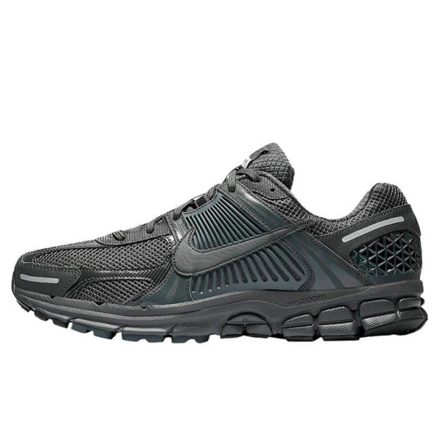 Grey and black nike sneakers deals