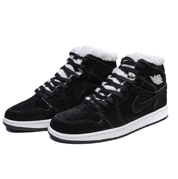 Jordan 1 Retro Mid Black White Winter С МЕХОМ